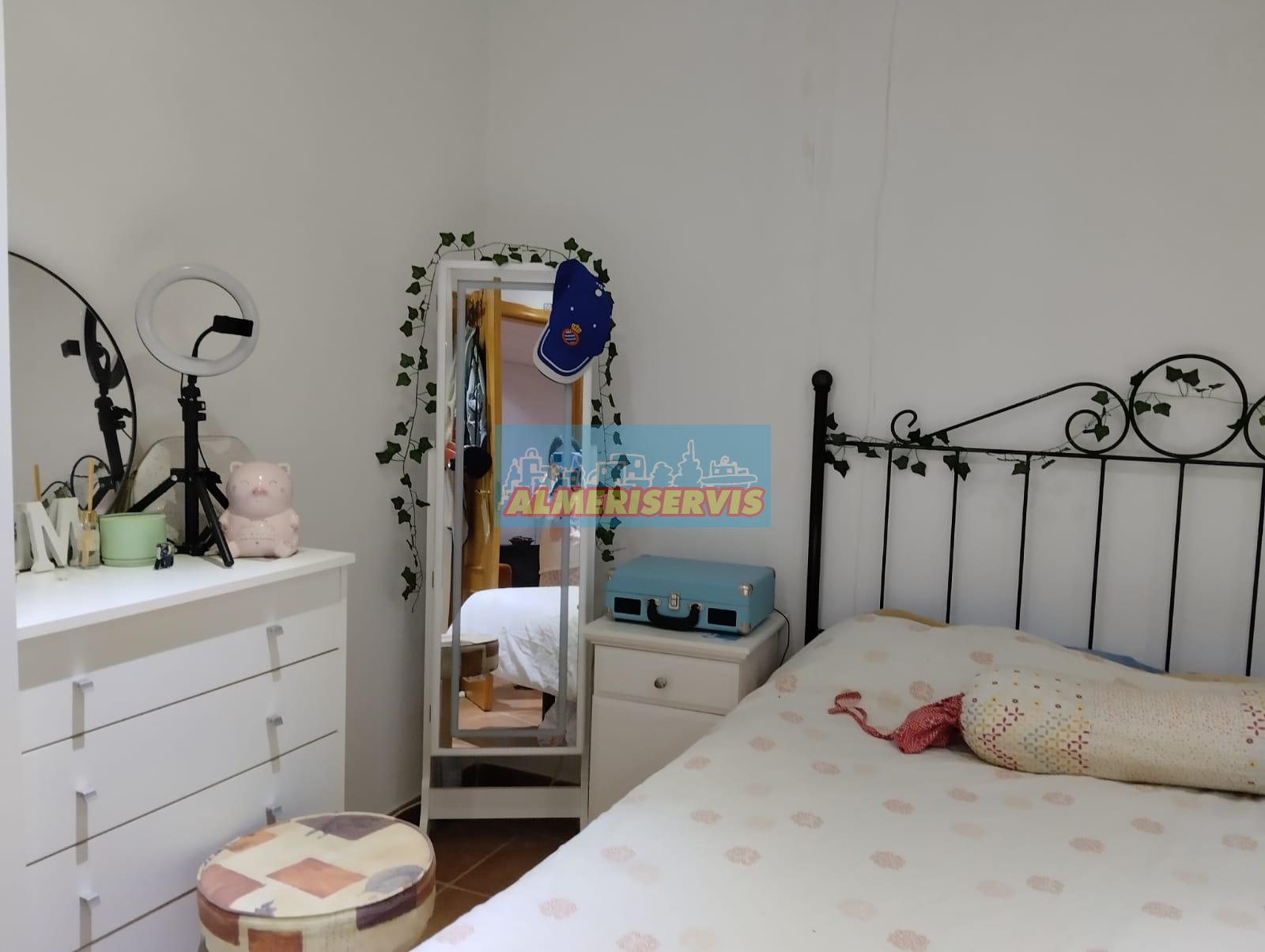 Köp av duplex i Almerimar