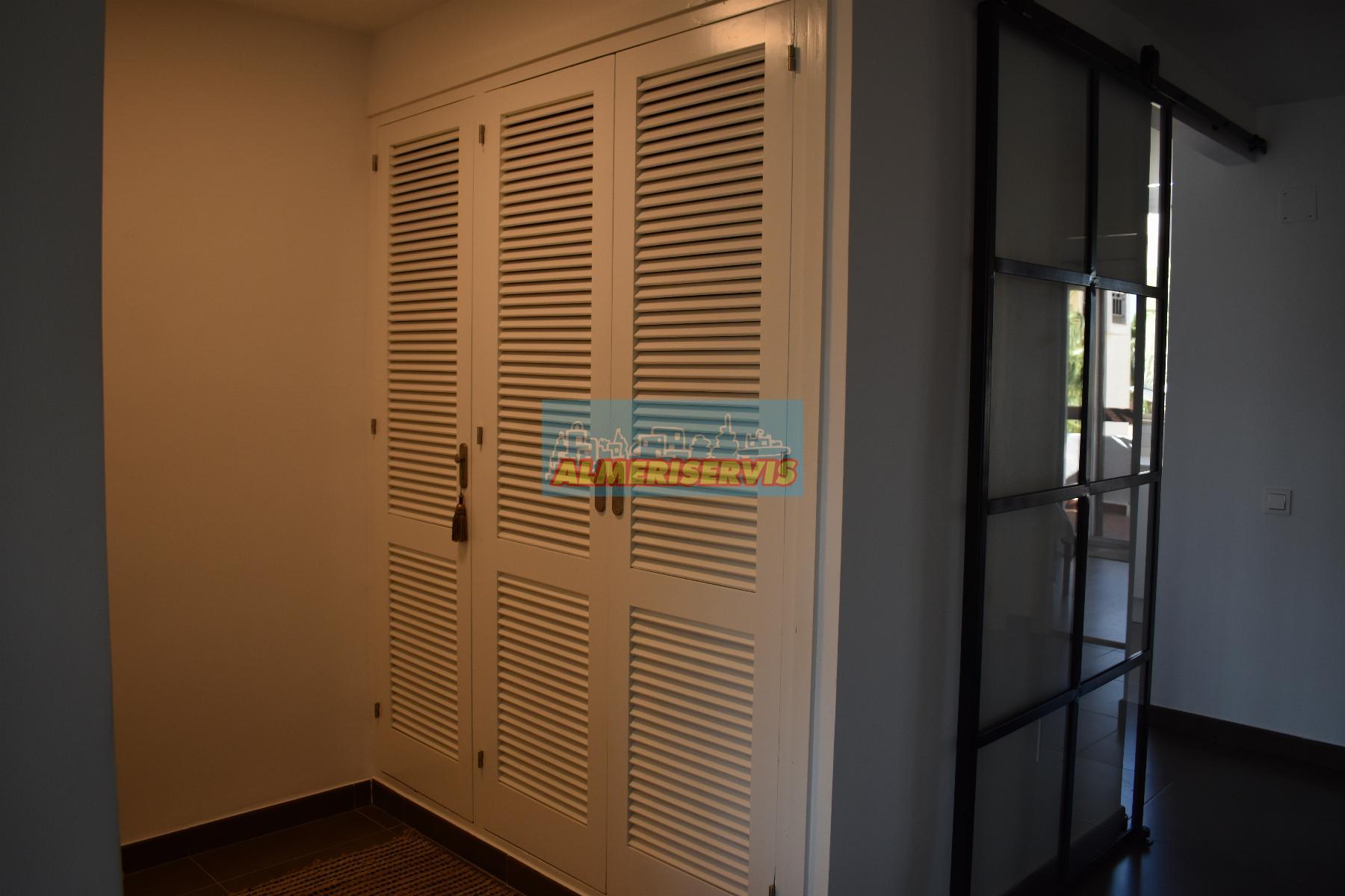 Verkoop van appartement in Almerimar