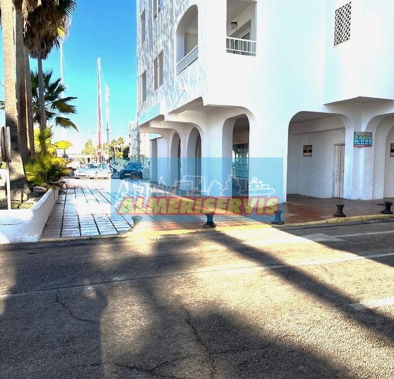 Alquiler de local comercial en Almerimar
