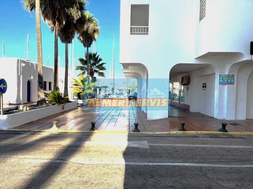Alquiler de local comercial en Almerimar