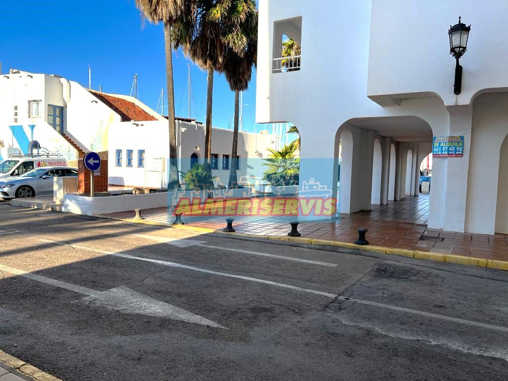 Alquiler de local comercial en Almerimar