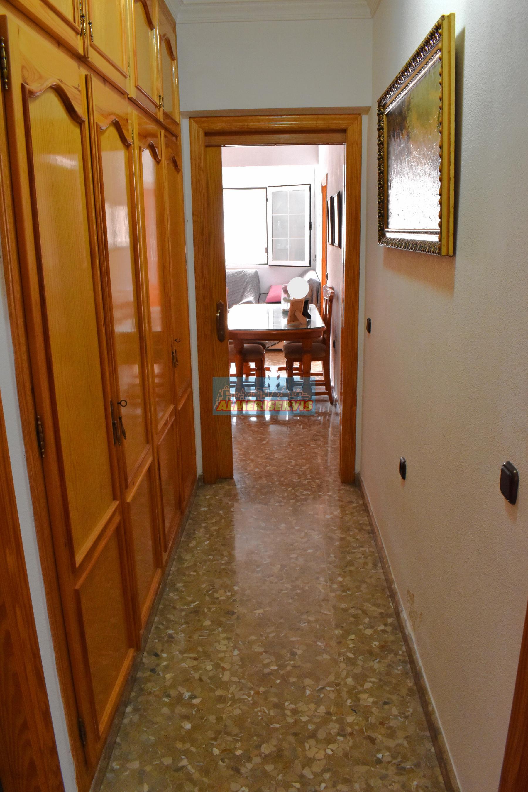 Köp av hus i Adra