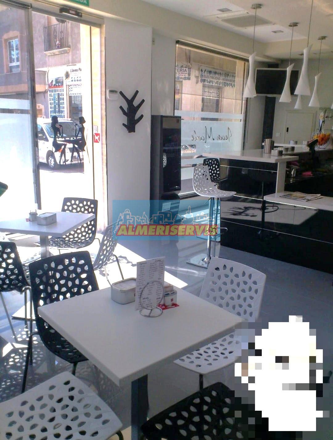 Venda de local comercial a Adra