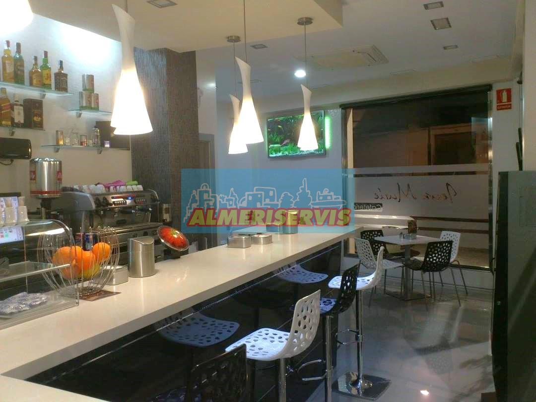 Venda de local comercial a Adra