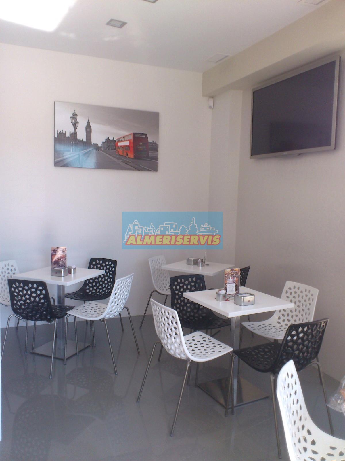 Venda de local comercial a Adra