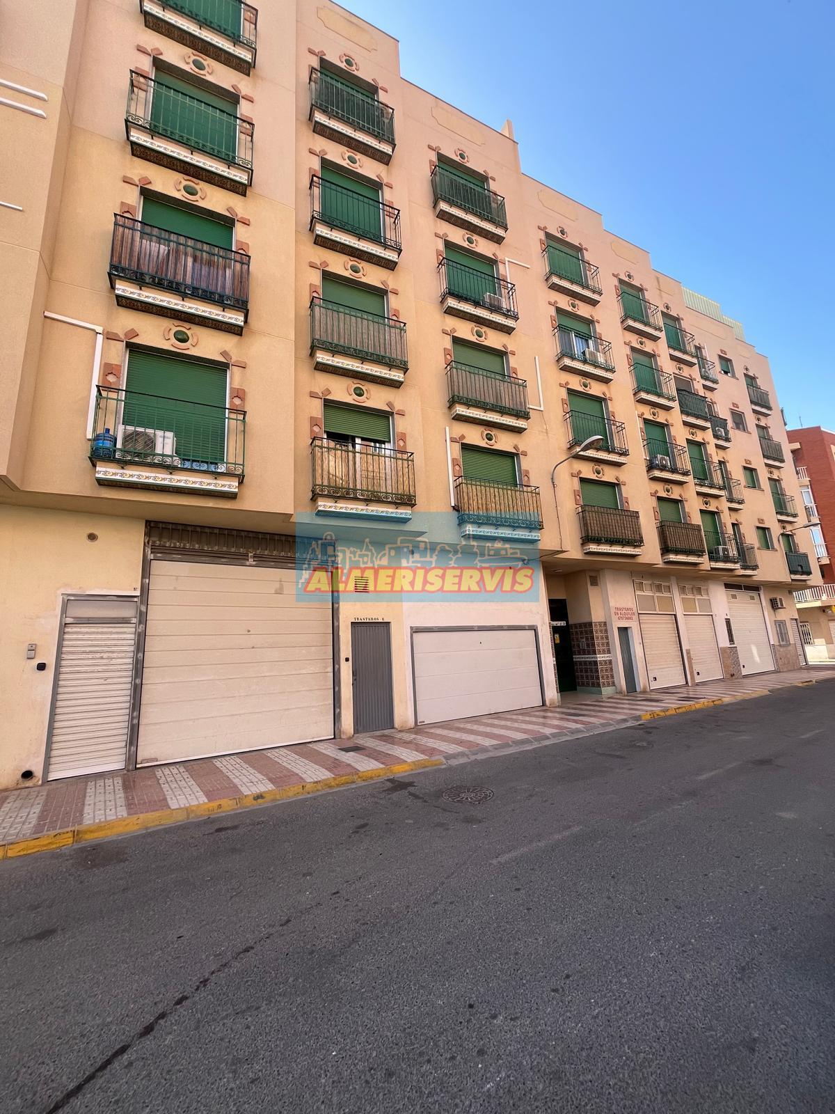 For sale of flat in Adra