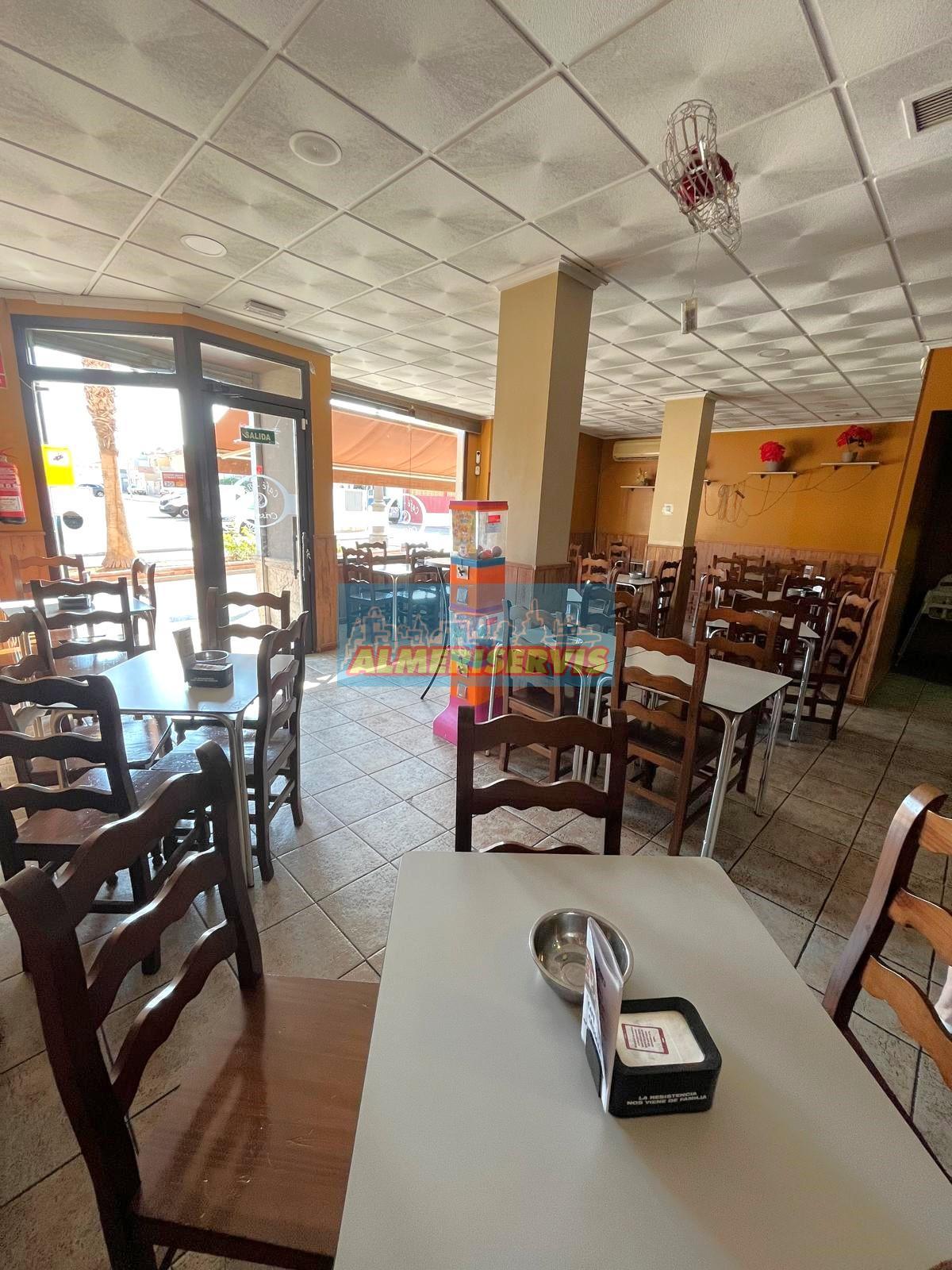 Sprzedaż z local comercial w Roquetas de Mar