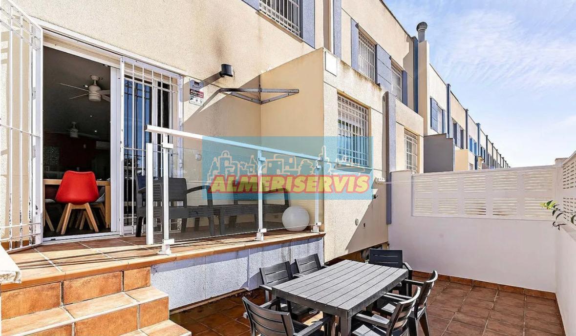 For sale of duplex in Almerimar