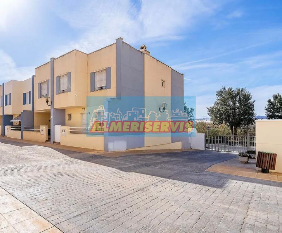 For sale of duplex in Almerimar