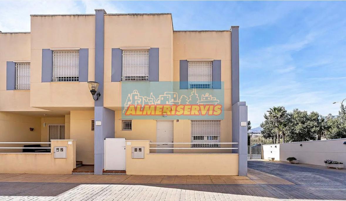For sale of duplex in Almerimar