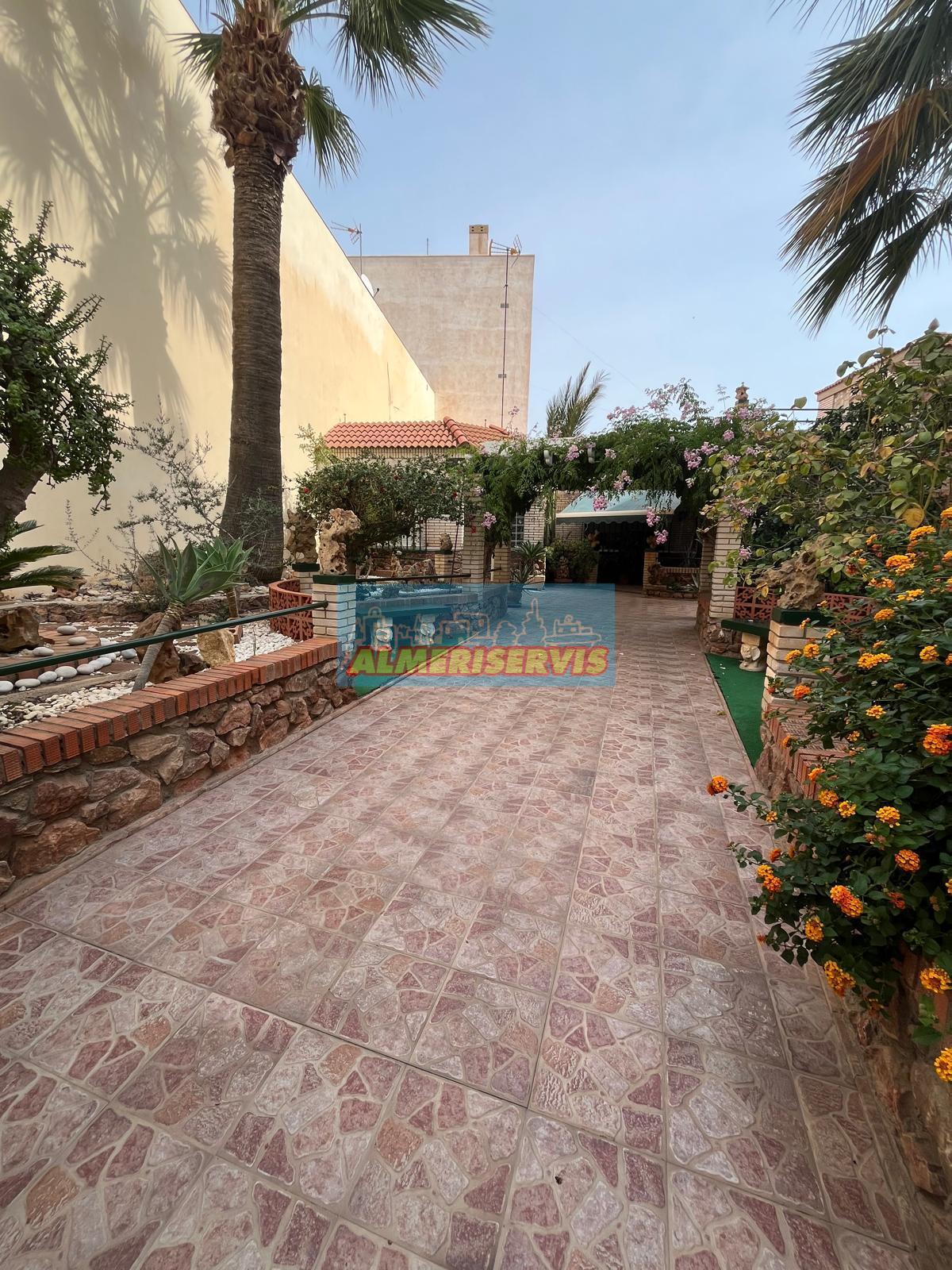 Venta de chalet en El Ejido
