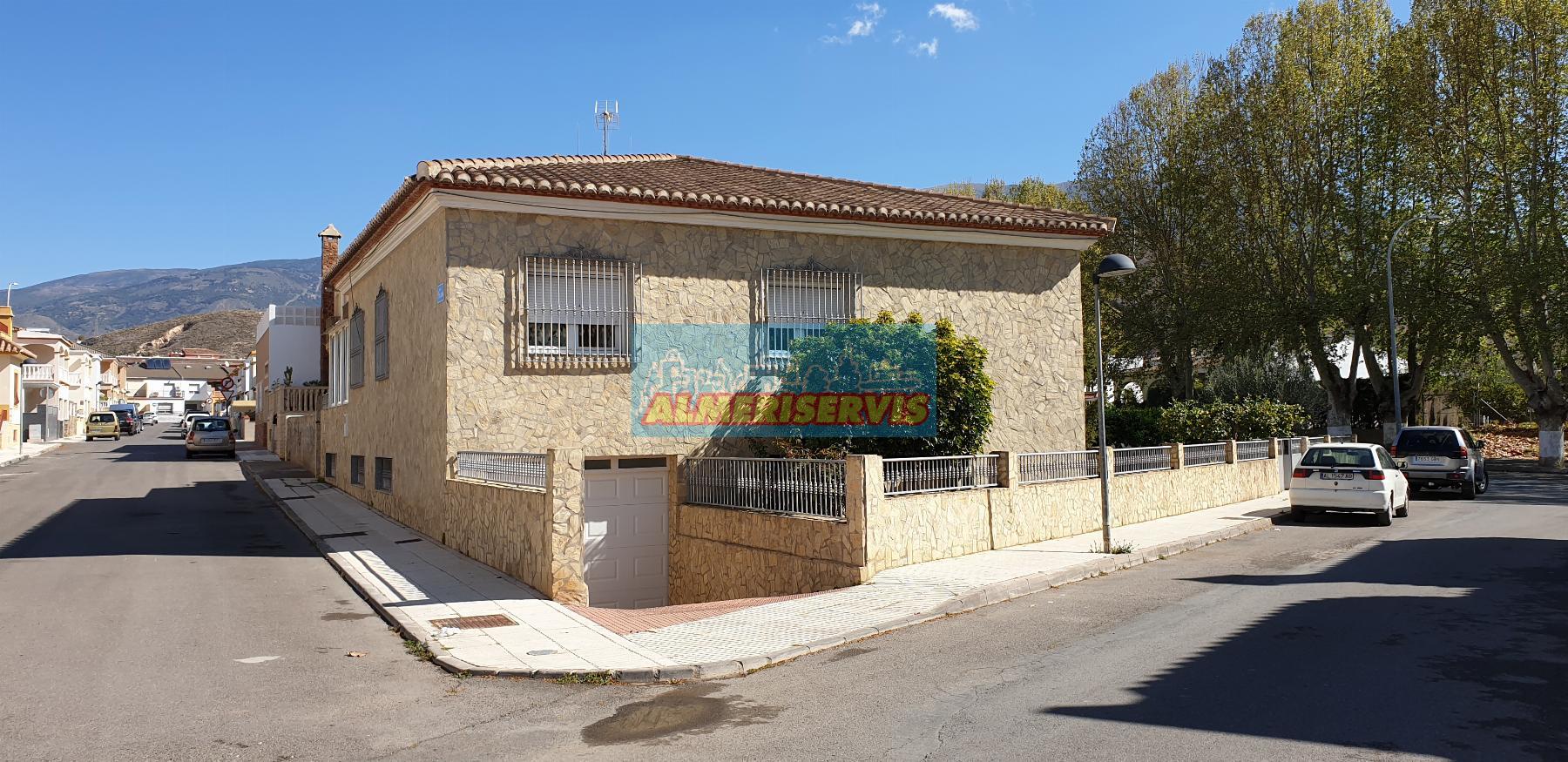 Köp av chalet i Berja