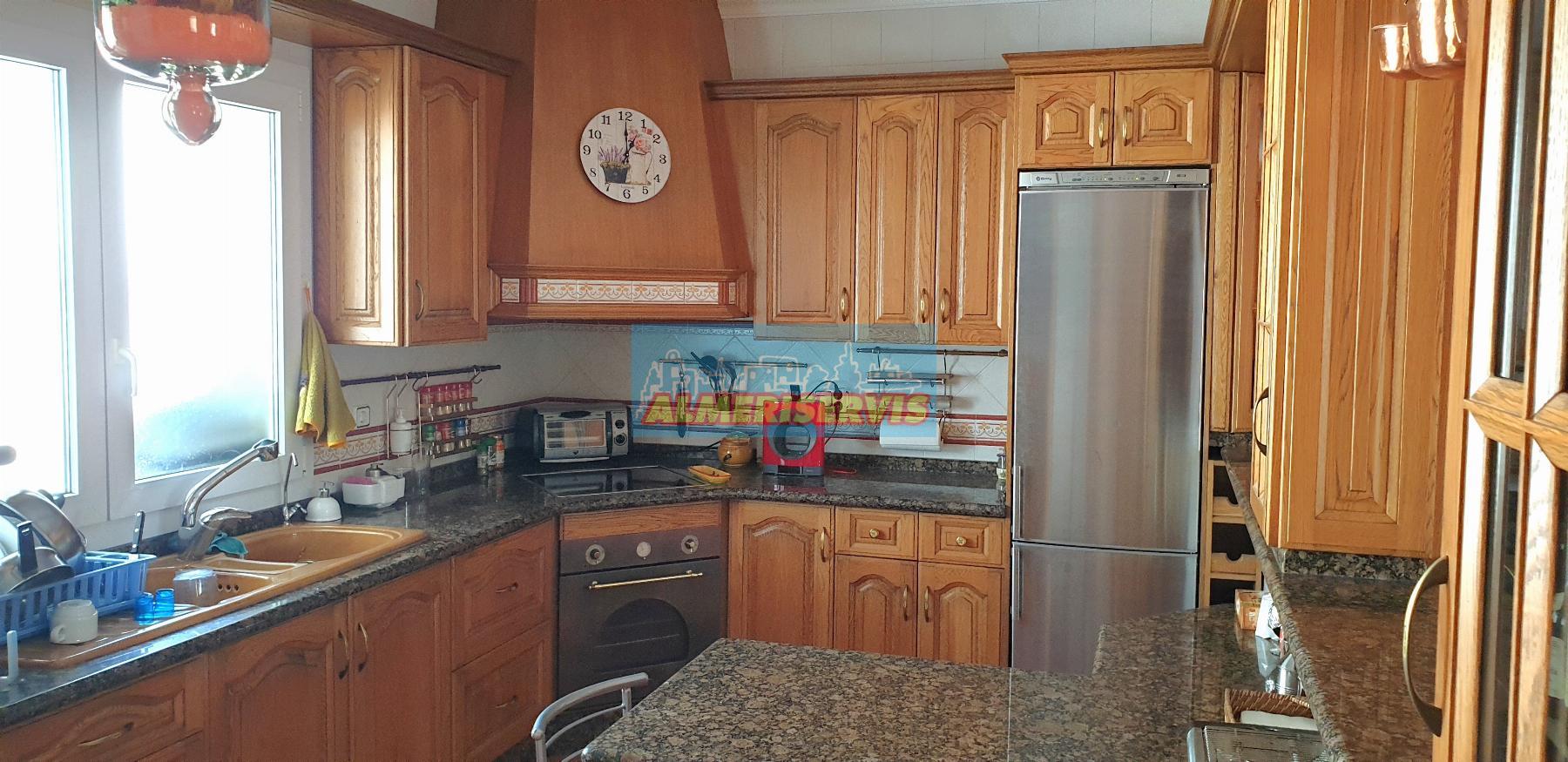 Köp av chalet i Berja