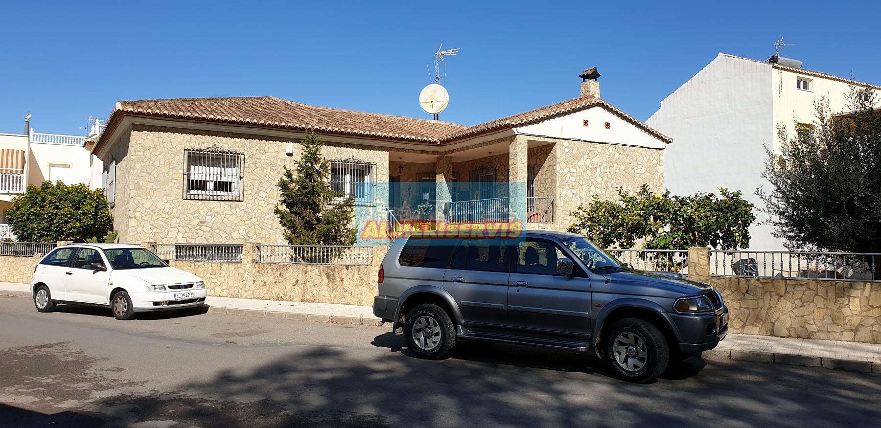 Köp av chalet i Berja