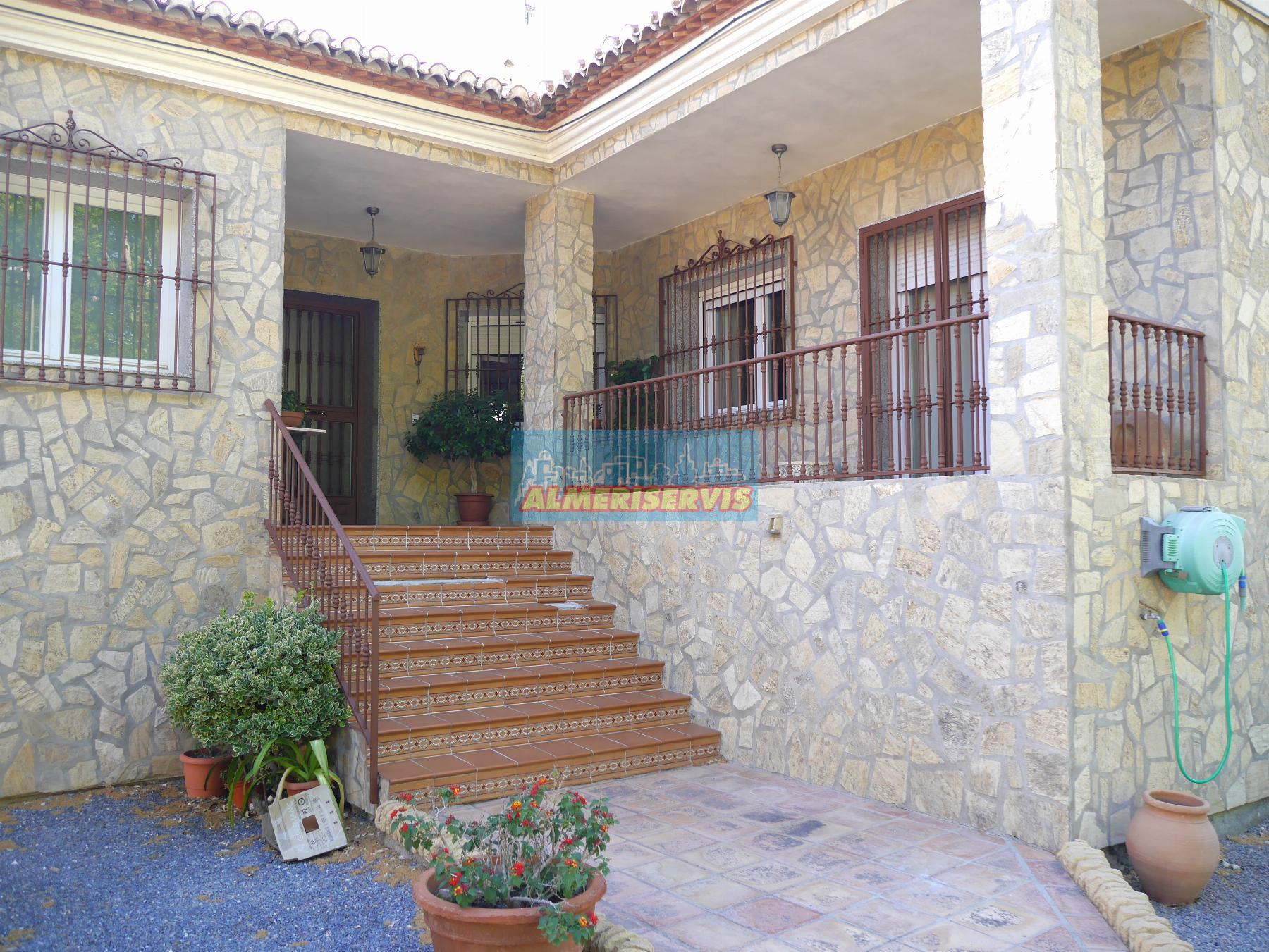 Köp av chalet i Berja