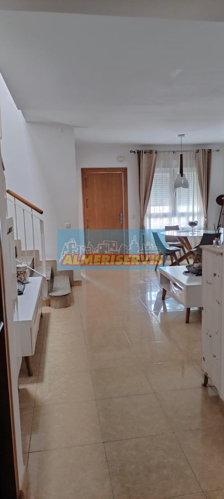 Verkoop van duplex appartement in Almerimar