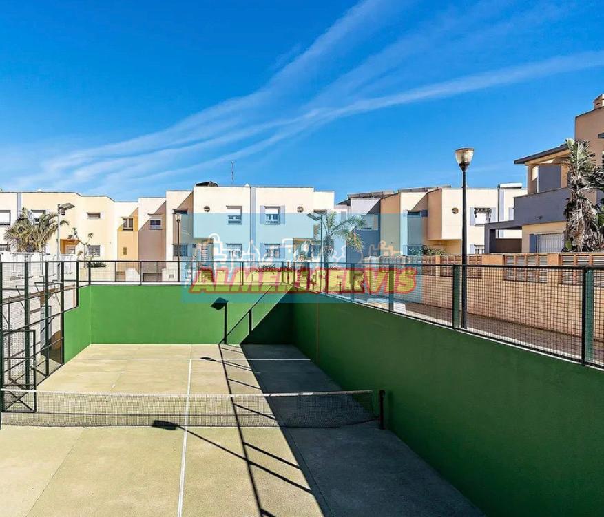 Verkoop van duplex appartement in Almerimar