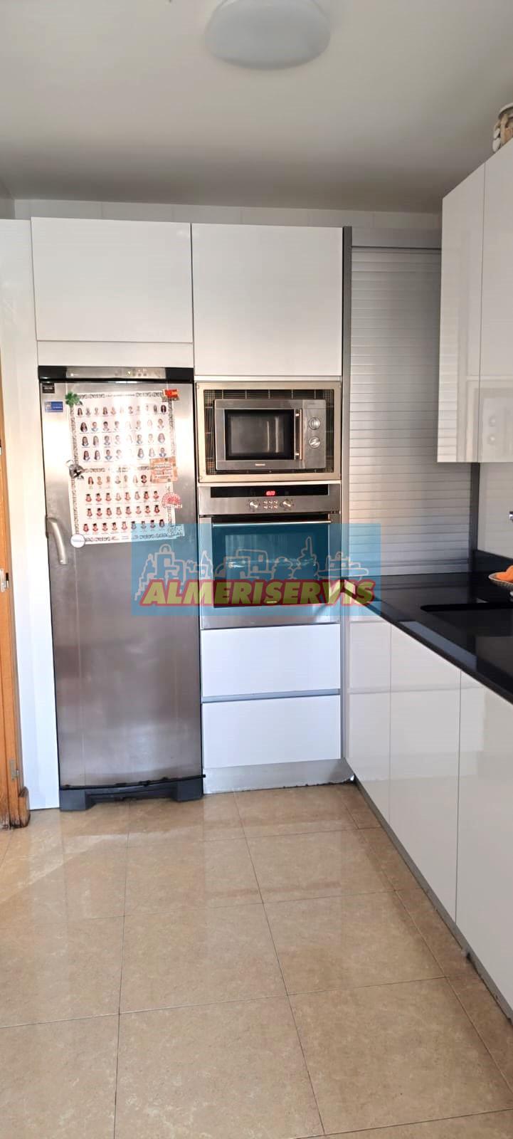 Verkoop van duplex appartement in Almerimar