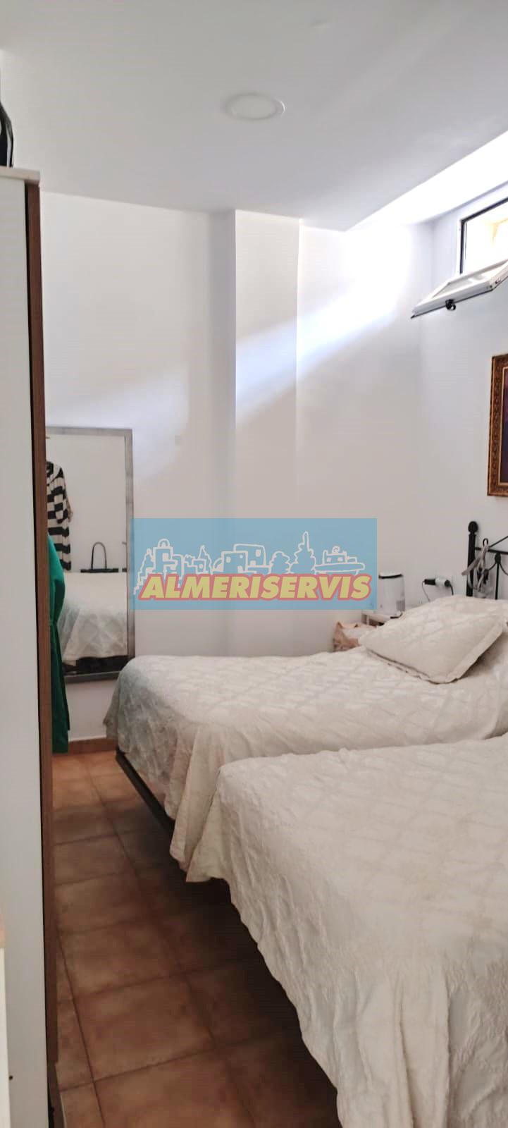 Verkoop van duplex appartement in Almerimar