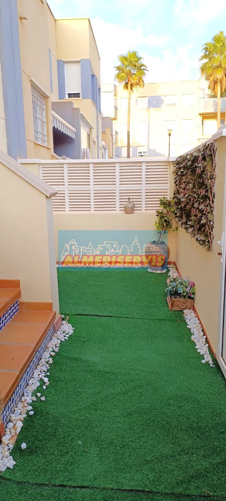 Verkoop van duplex appartement in Almerimar