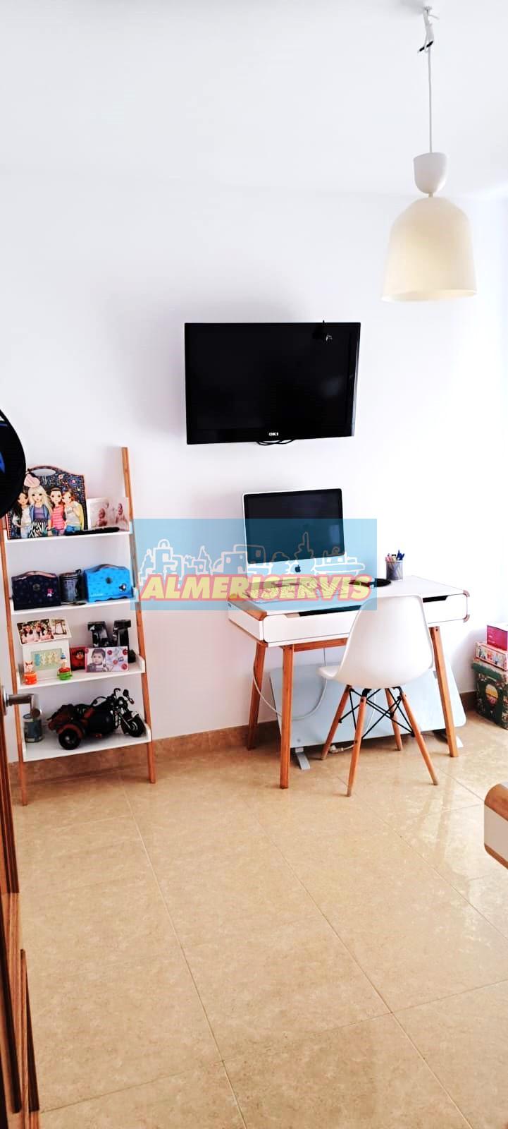 Verkoop van duplex appartement in Almerimar