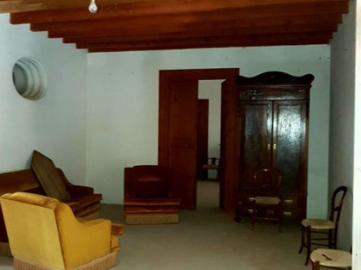 For sale of chalet in Porreres