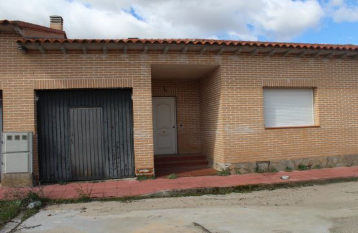 Venta de terreno en Erustes