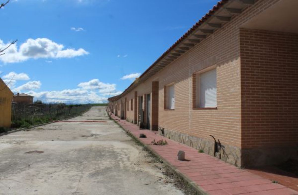 Venta de terreno en Erustes