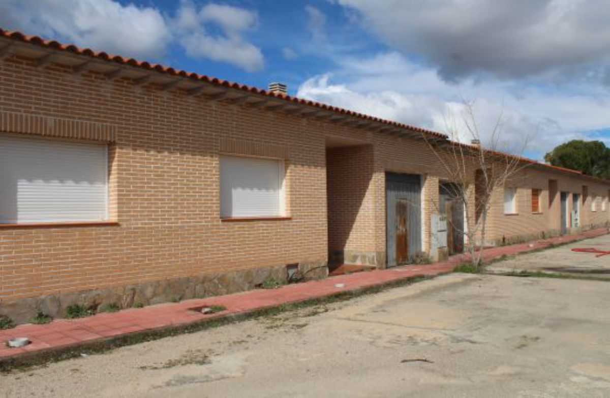 Venta de terreno en Erustes
