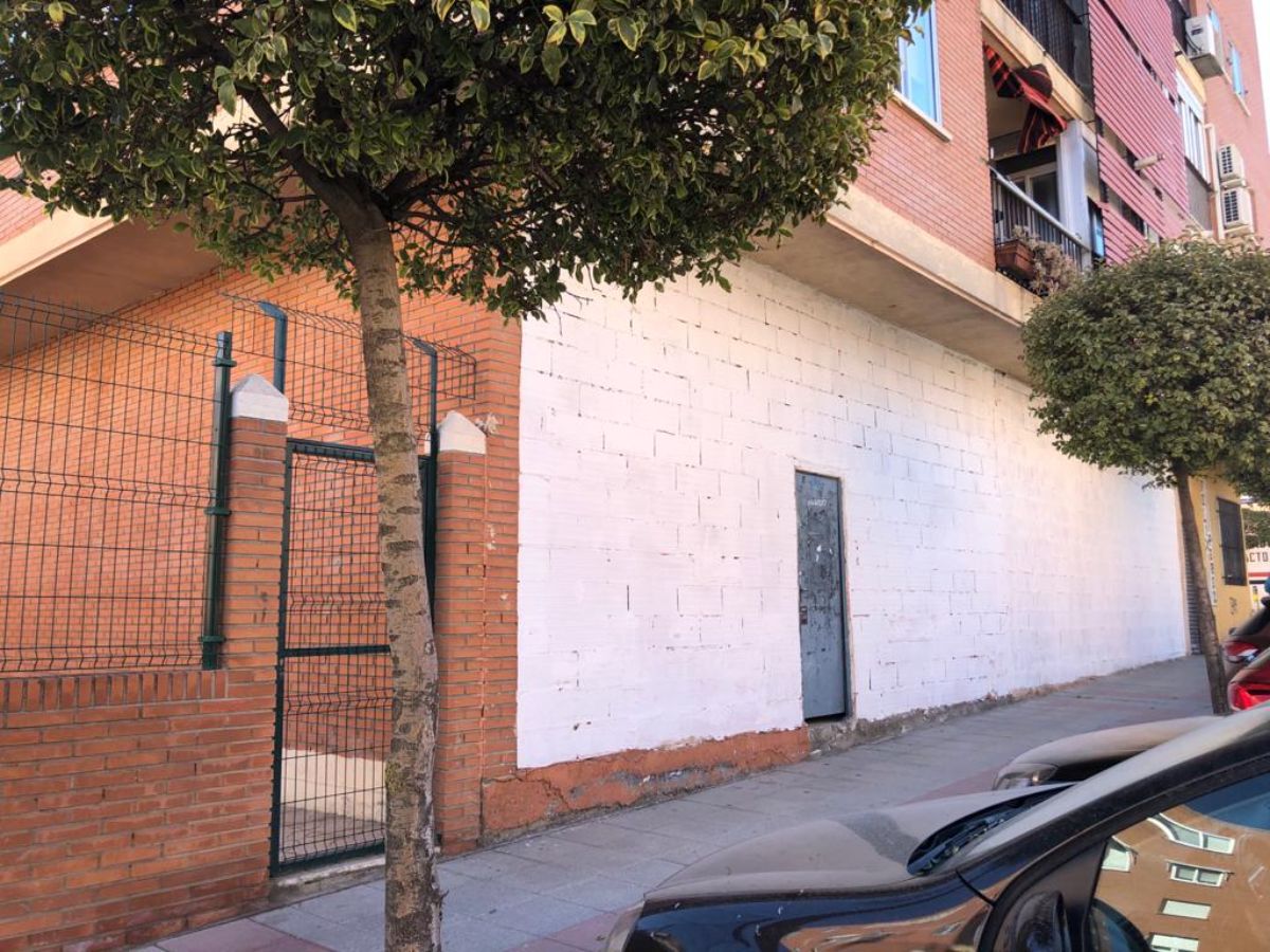 Venta de local comercial en San Fernando de Henares