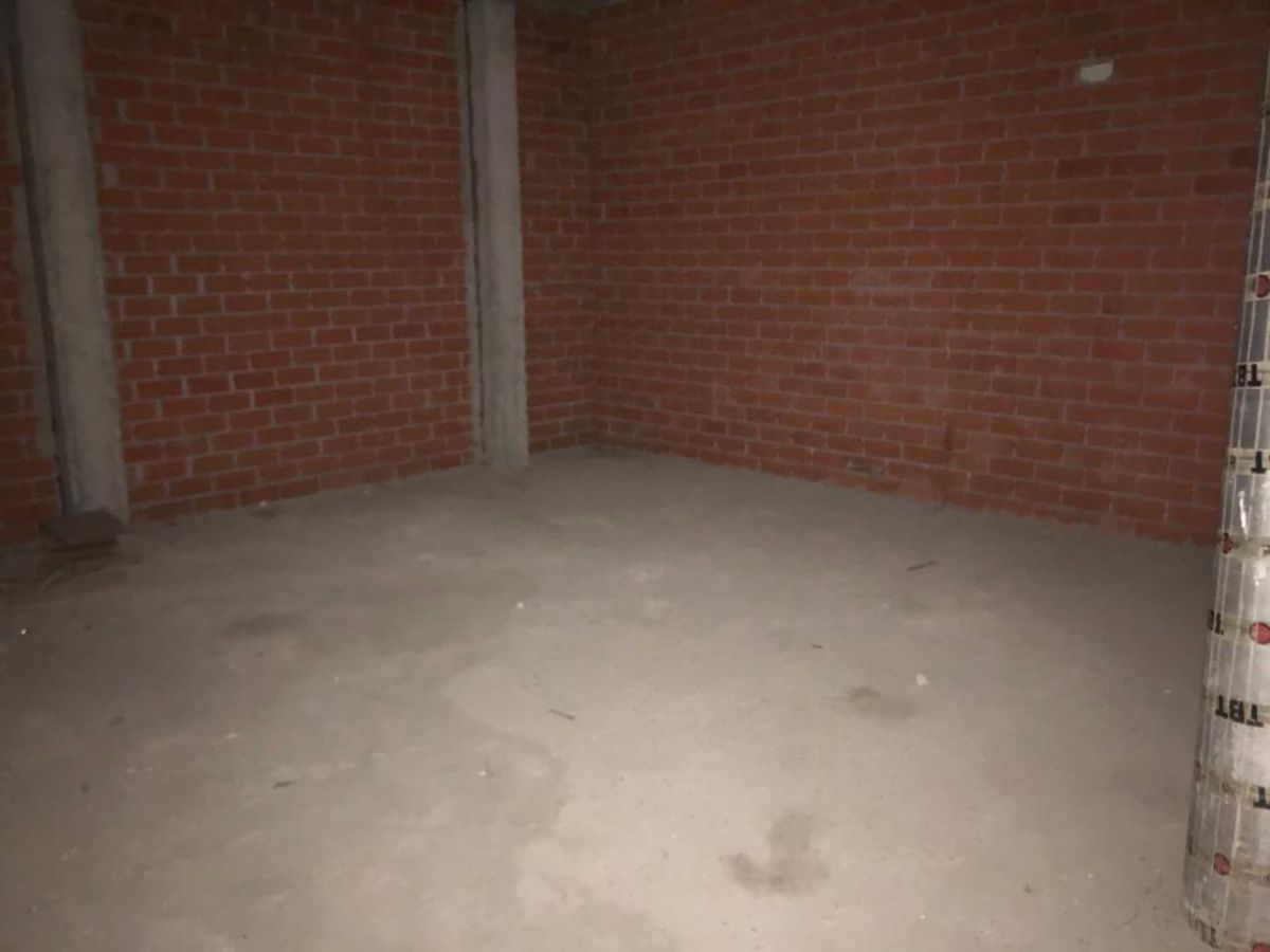 Venta de local comercial en El Viso de San Juan