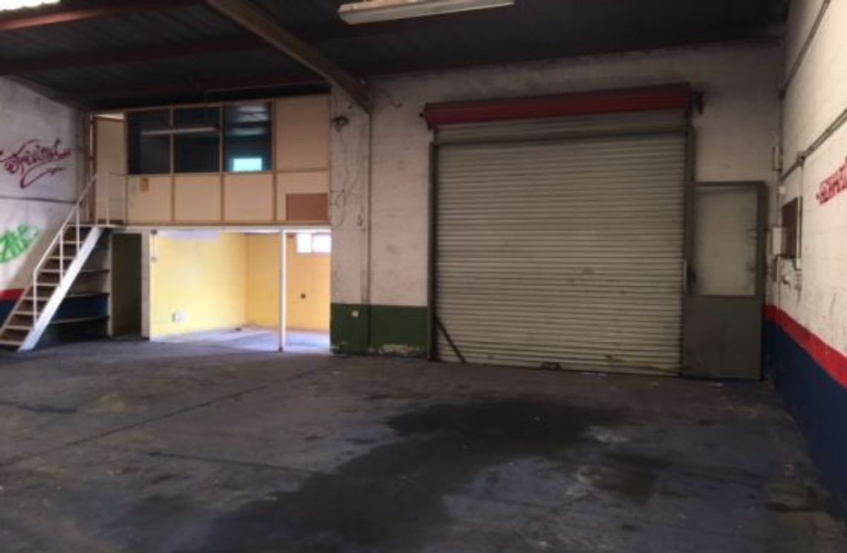 Venta de nave industrial en San Fernando de Henares
