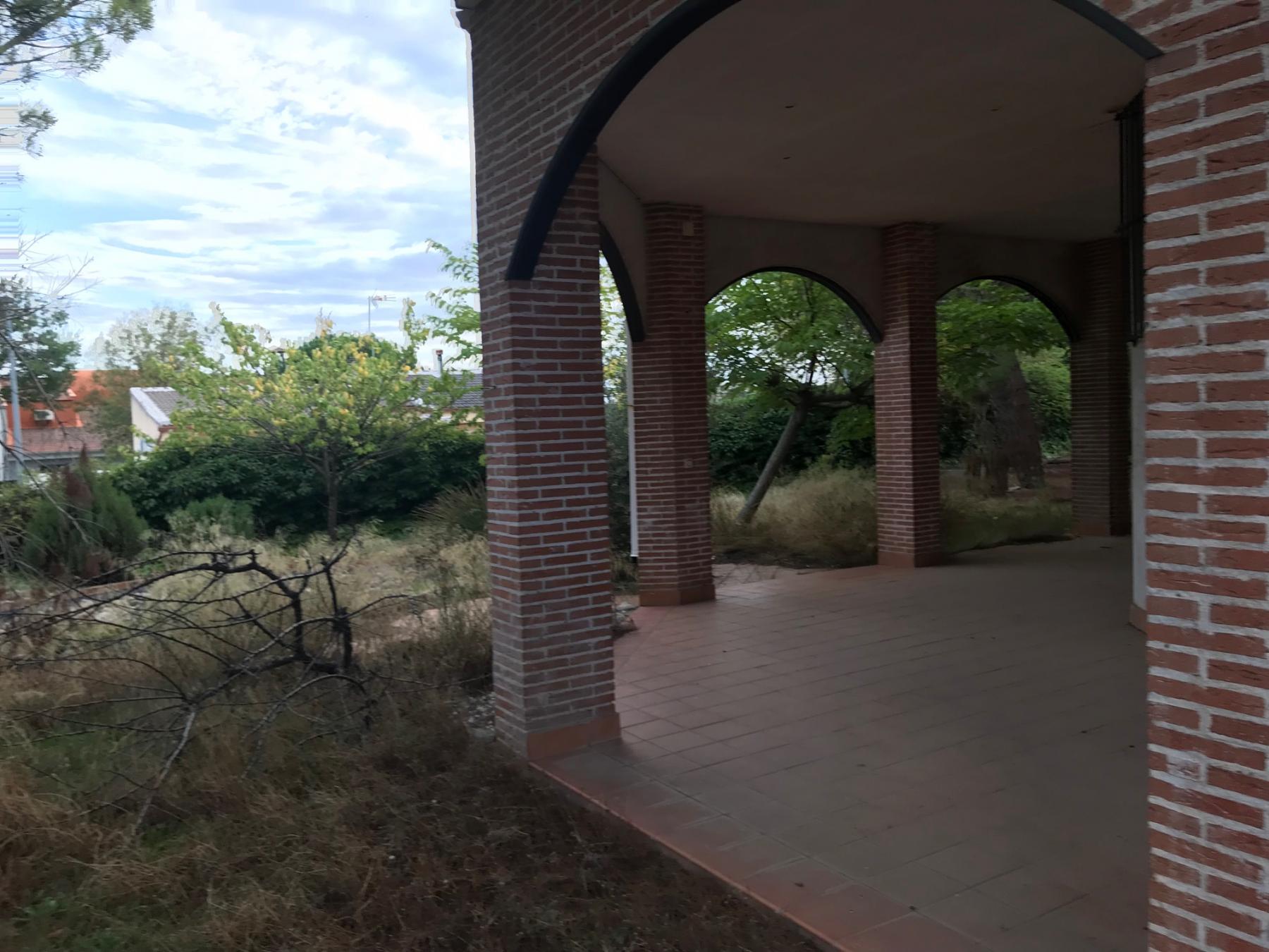 Venta de villa en Villalbilla