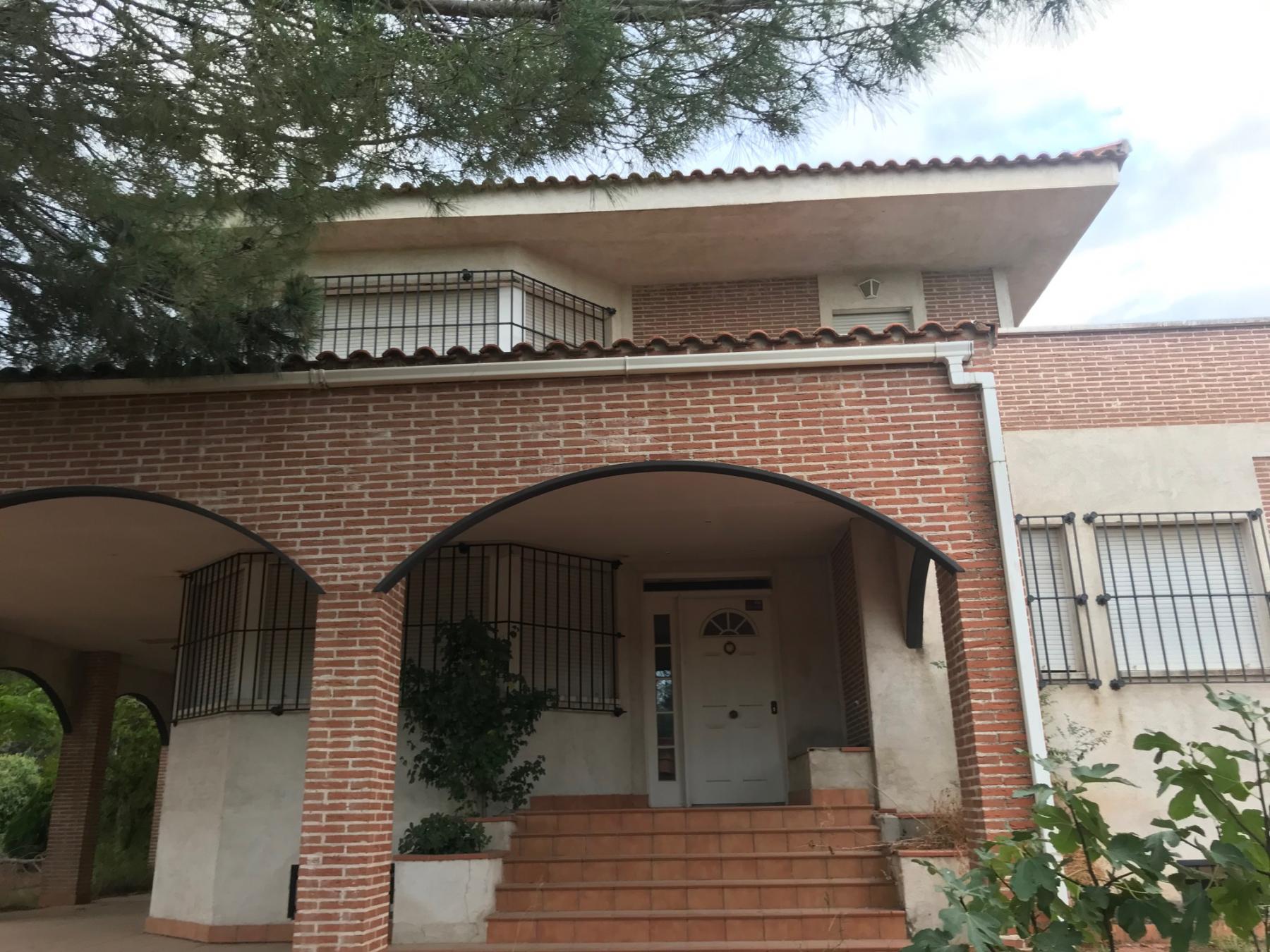 Venta de villa en Villalbilla
