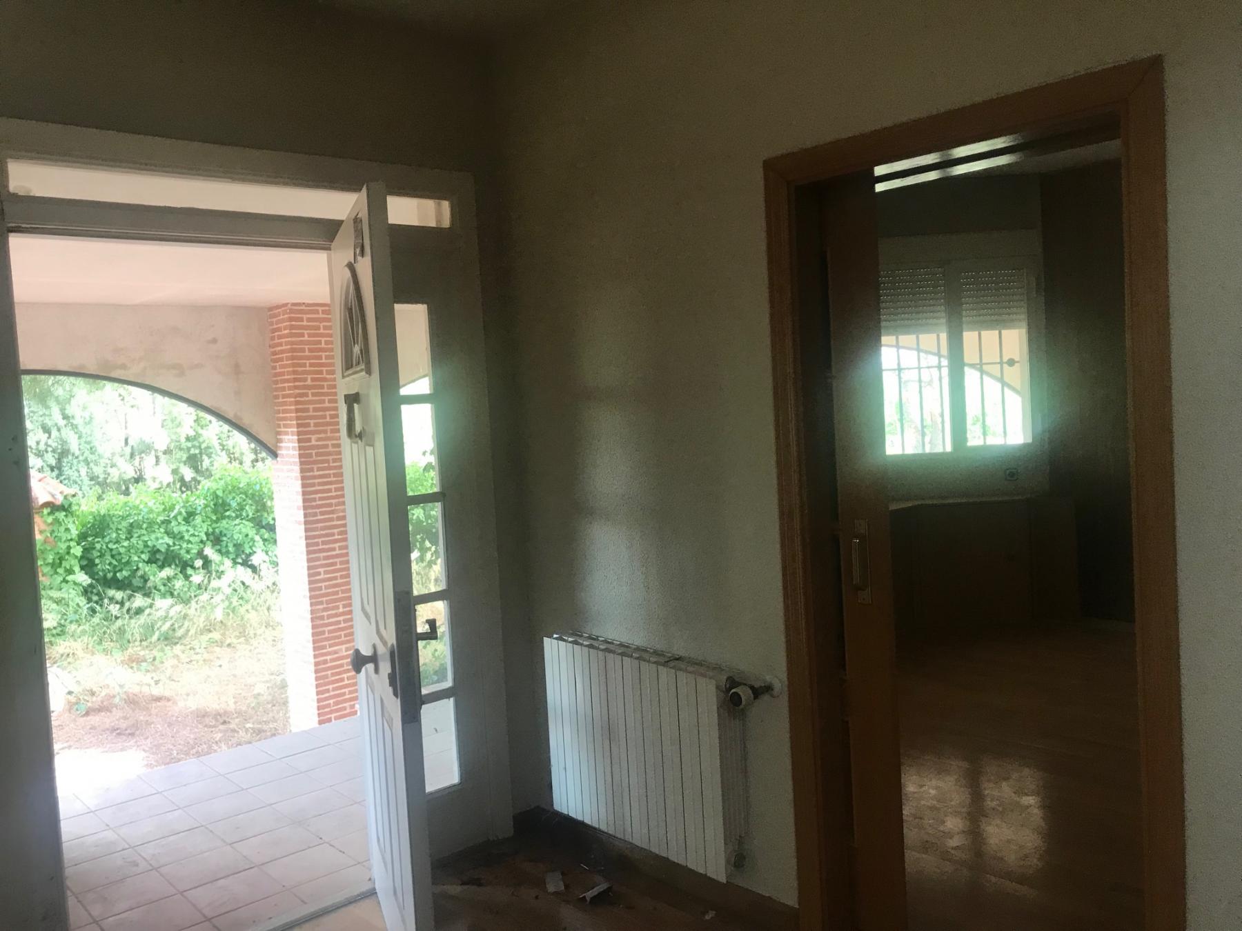 Venta de villa en Villalbilla