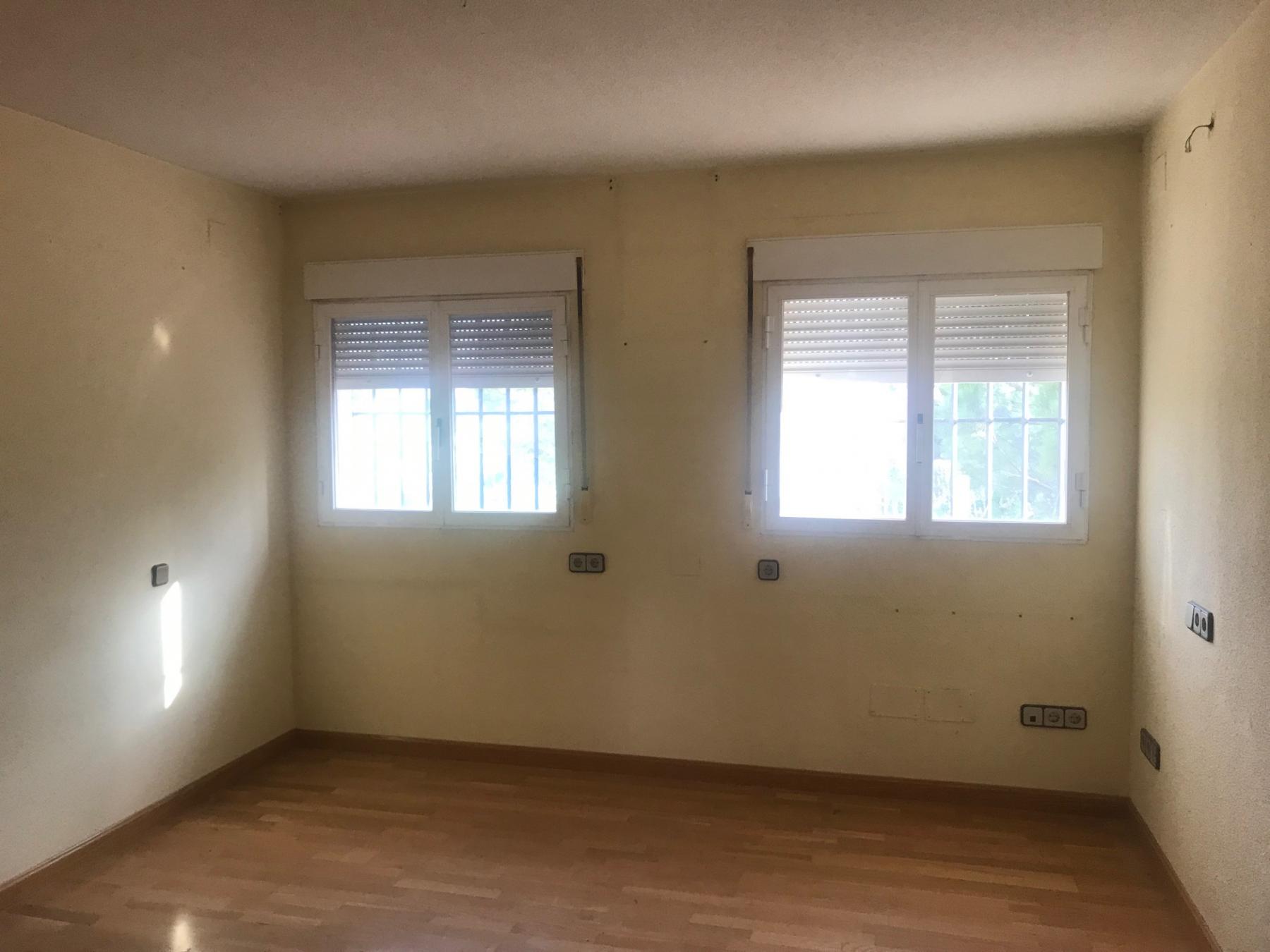 Venta de villa en Villalbilla