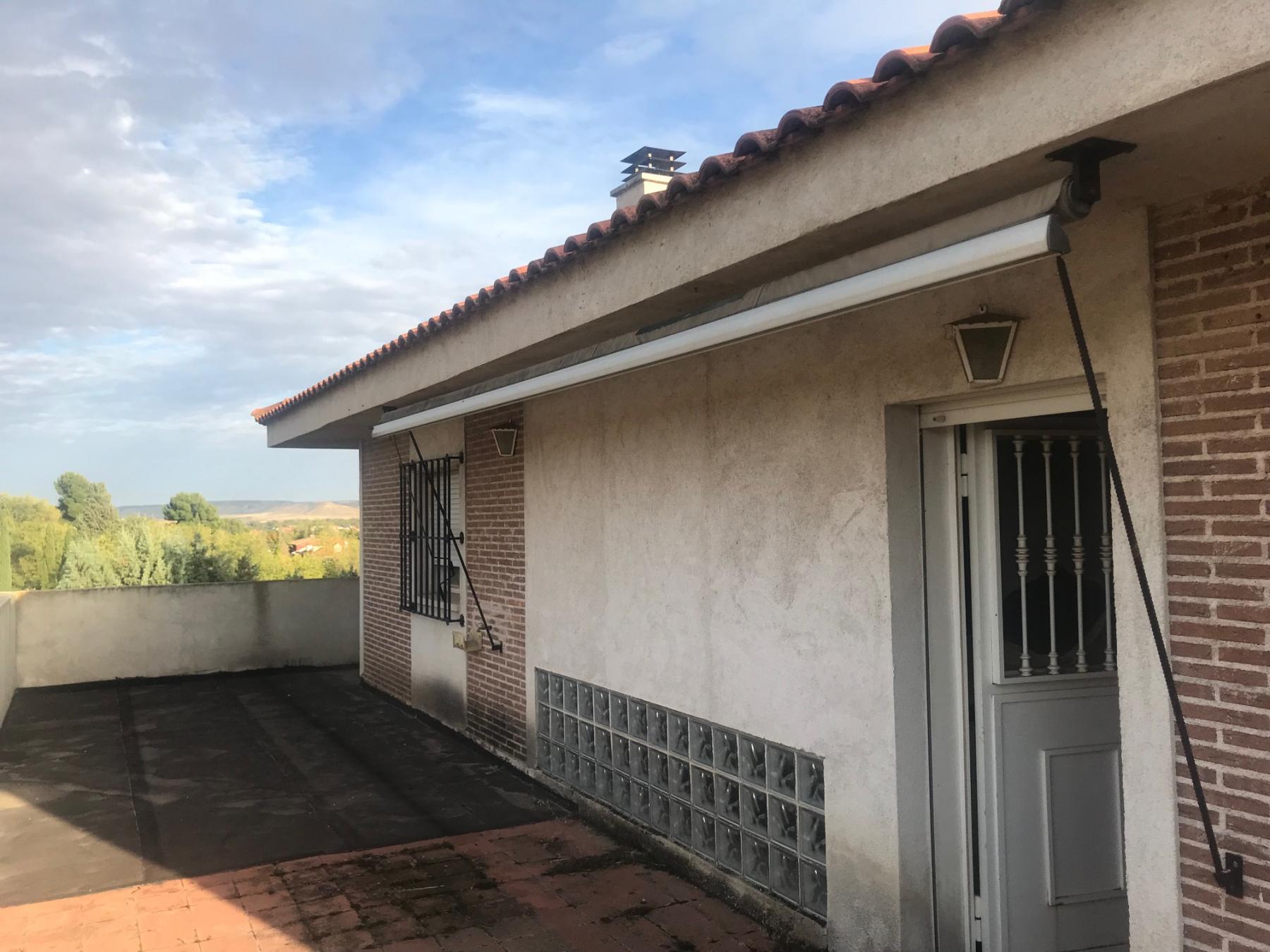 Venta de villa en Villalbilla