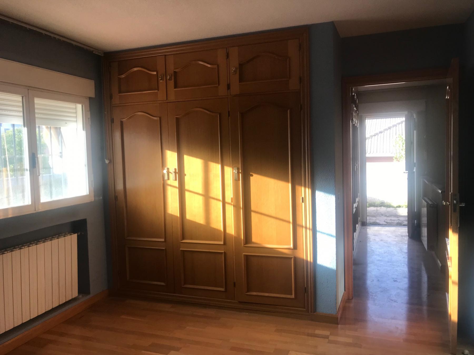 Venta de villa en Villalbilla