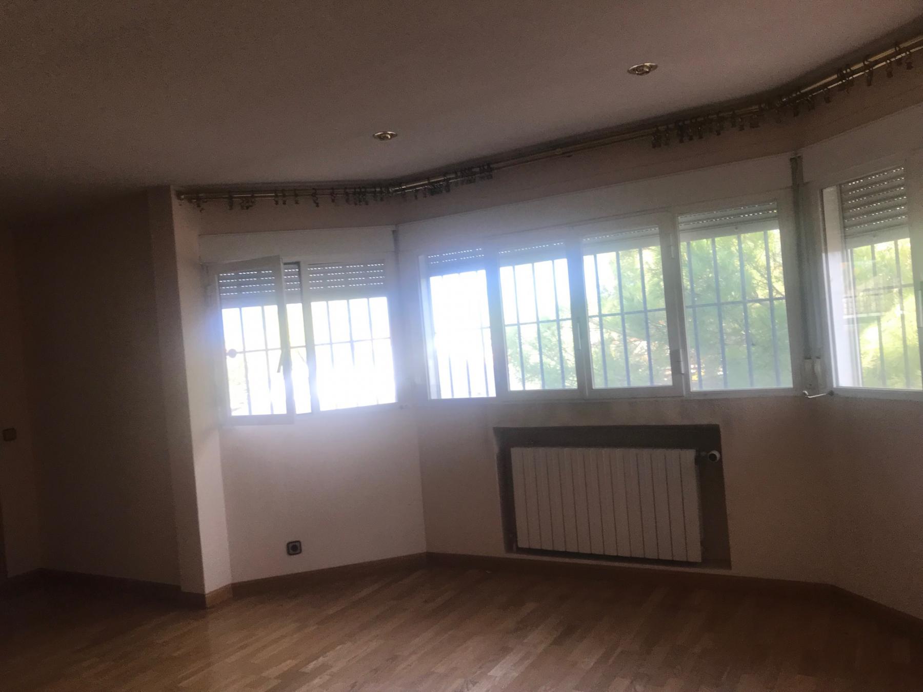 Venta de villa en Villalbilla