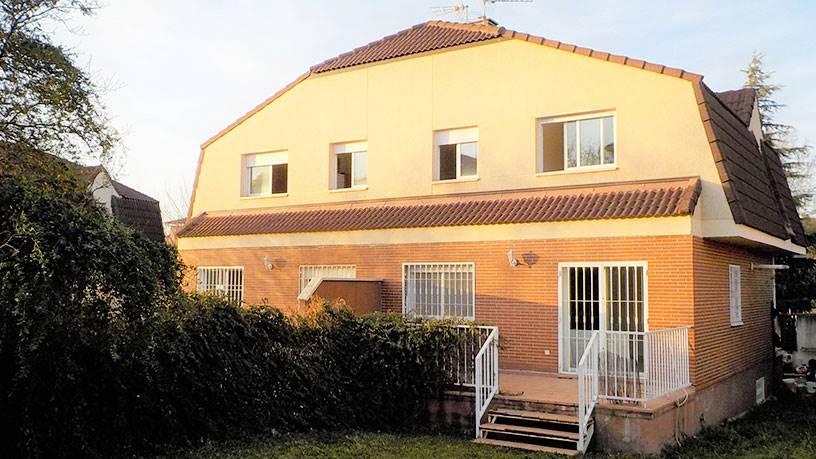 Venta de villa en Villanueva de Perales