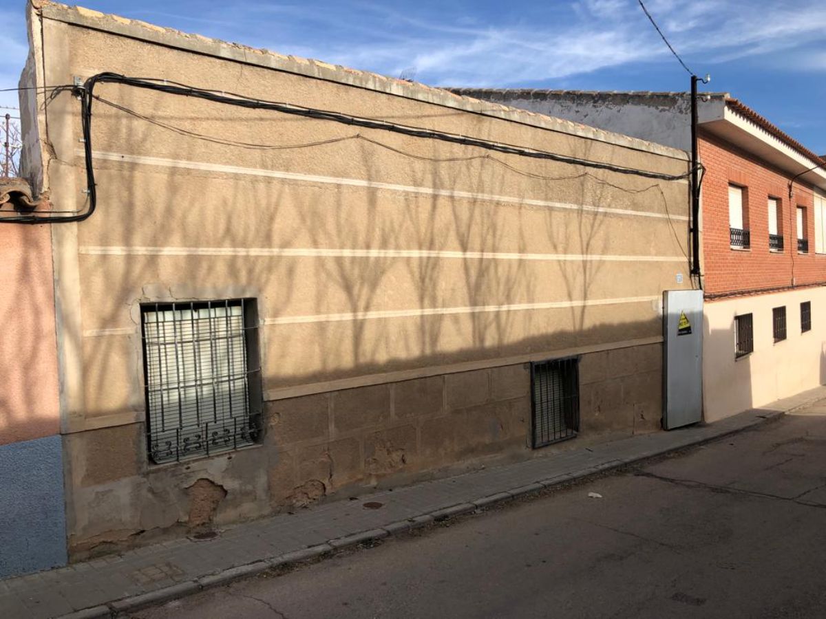 Venta de casa en Consuegra