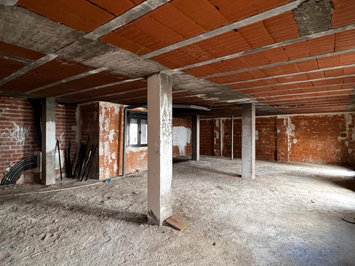 Venta de local comercial en Casarrubios del Monte