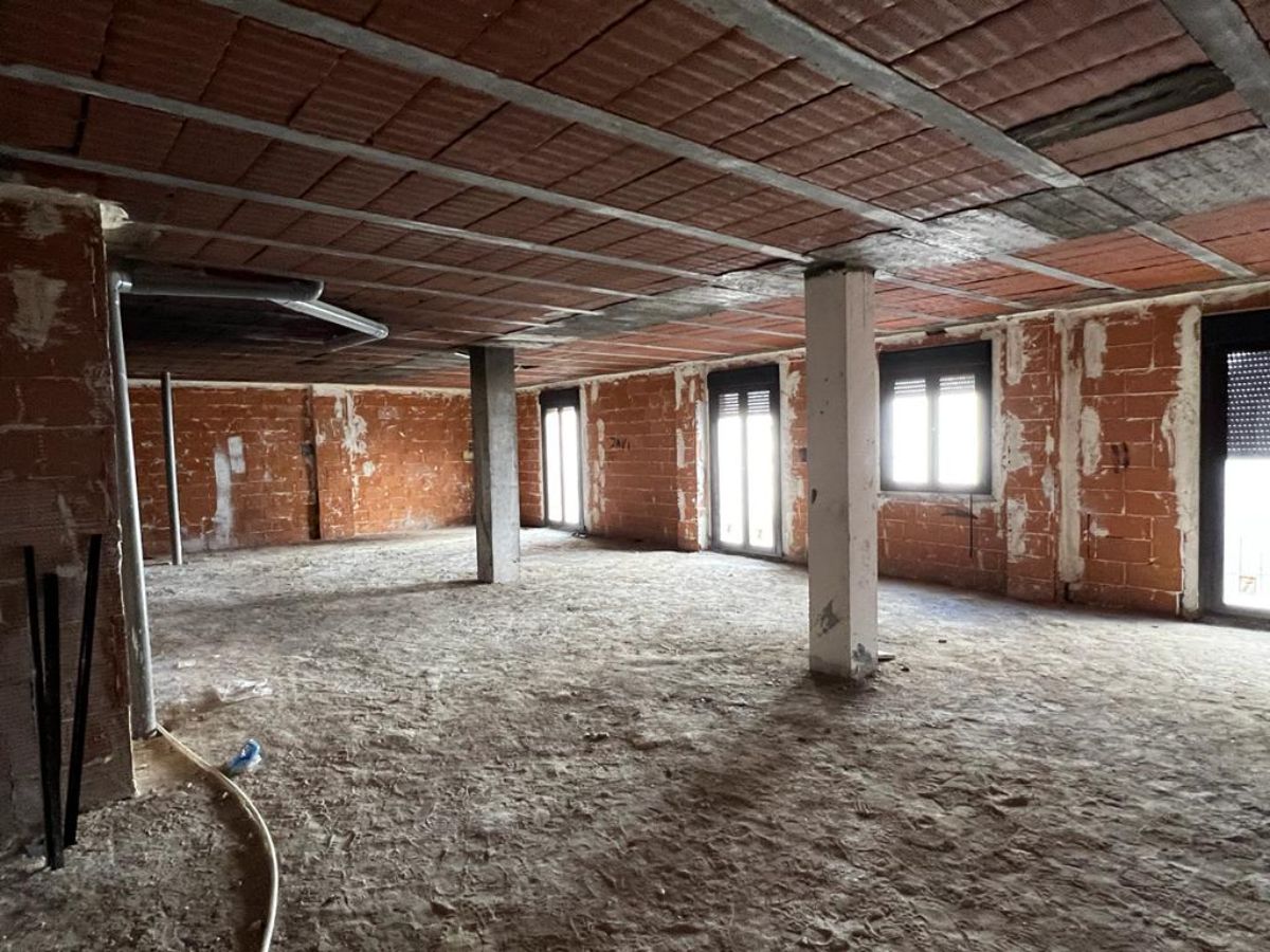 Venta de local comercial en Casarrubios del Monte