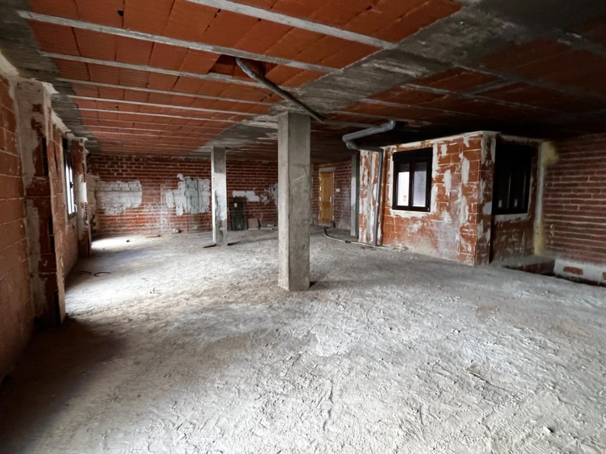 Venta de local comercial en Casarrubios del Monte