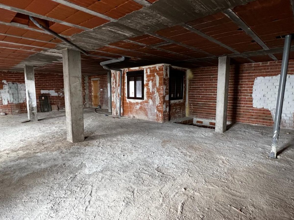 Venta de local comercial en Casarrubios del Monte