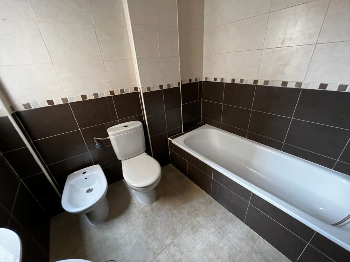 Venta de piso en Lominchar