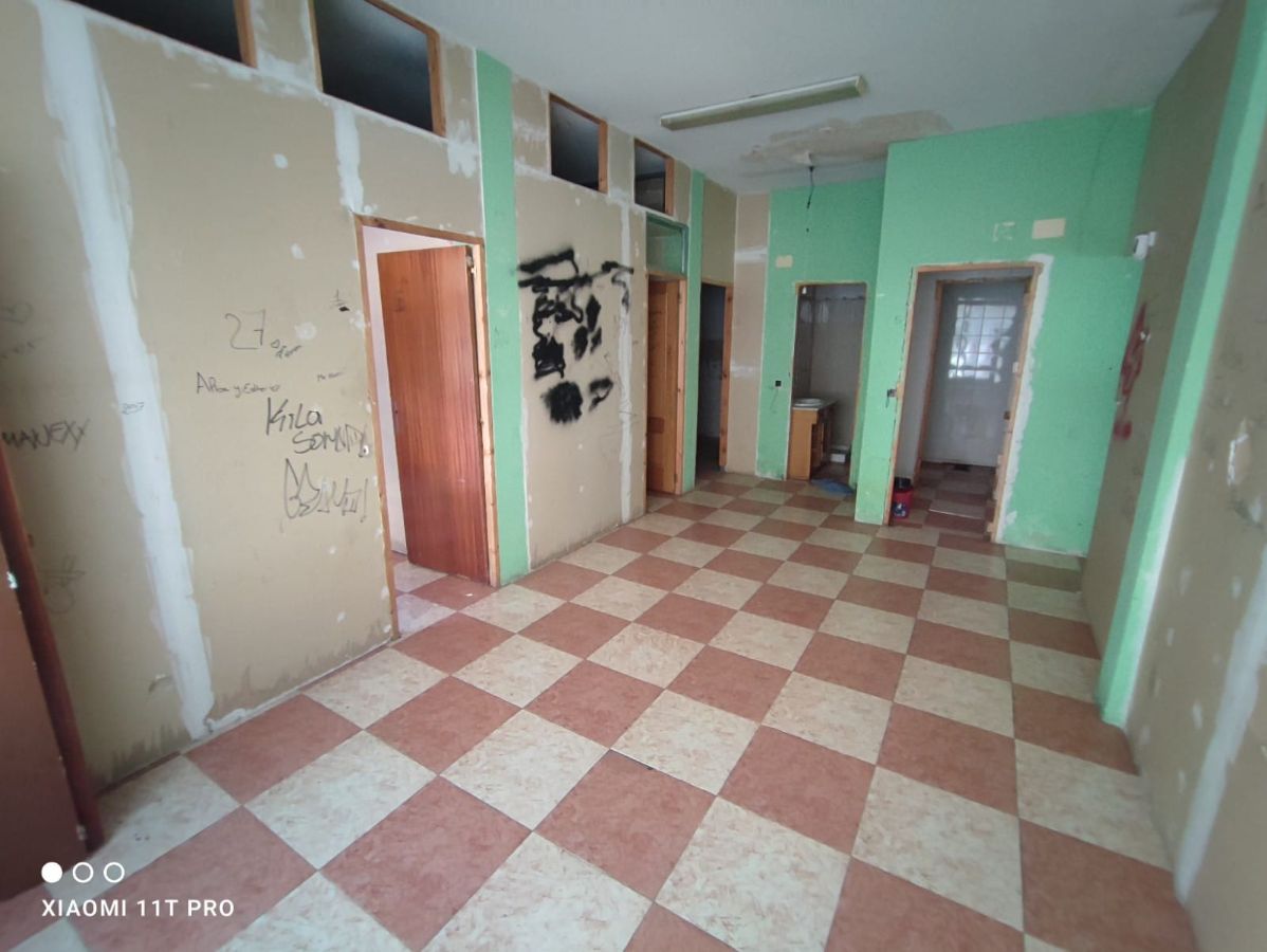 Venta de local comercial en Parla