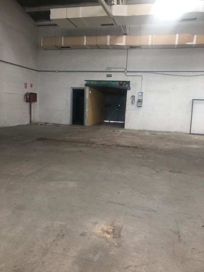 Venta de nave industrial en Sevilla la Nueva