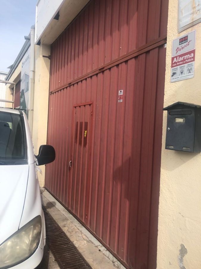 Venta de nave industrial en Sevilla la Nueva