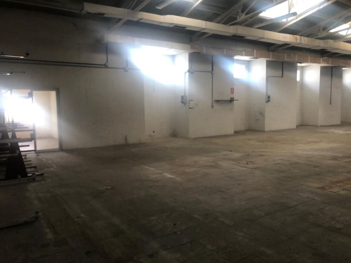Venta de nave industrial en Sevilla la Nueva